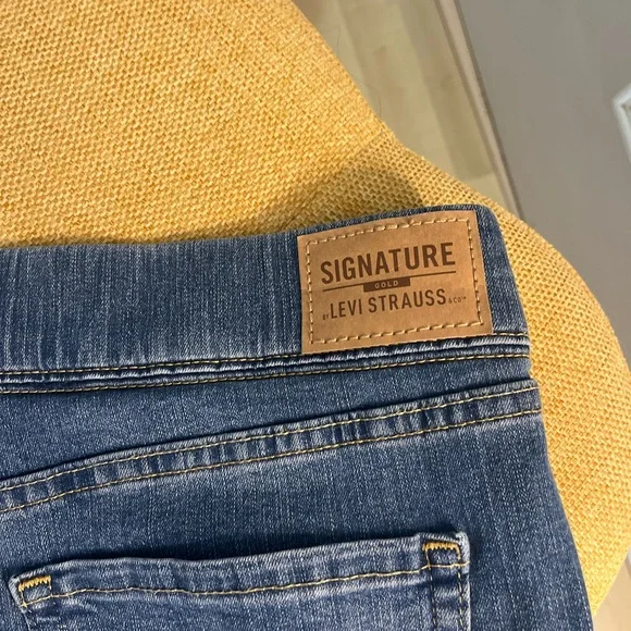 Womens Levi's Blue Boot Cut Jeans Classic Style - Picture 7 of 8